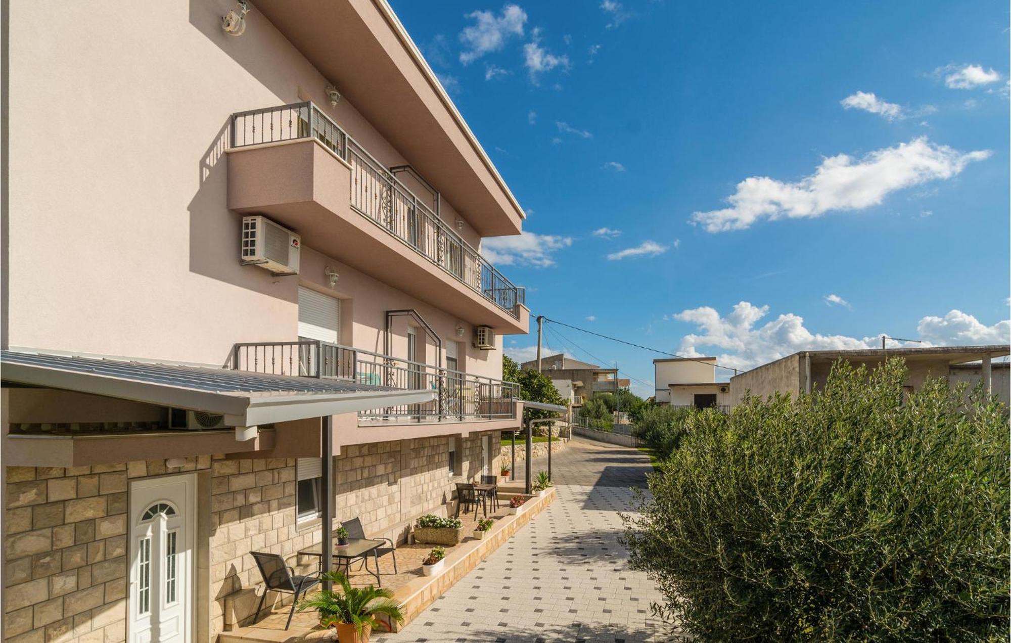 2 Bedroom Awesome Apartment In Mali Rat Sumpetar Bagian luar foto