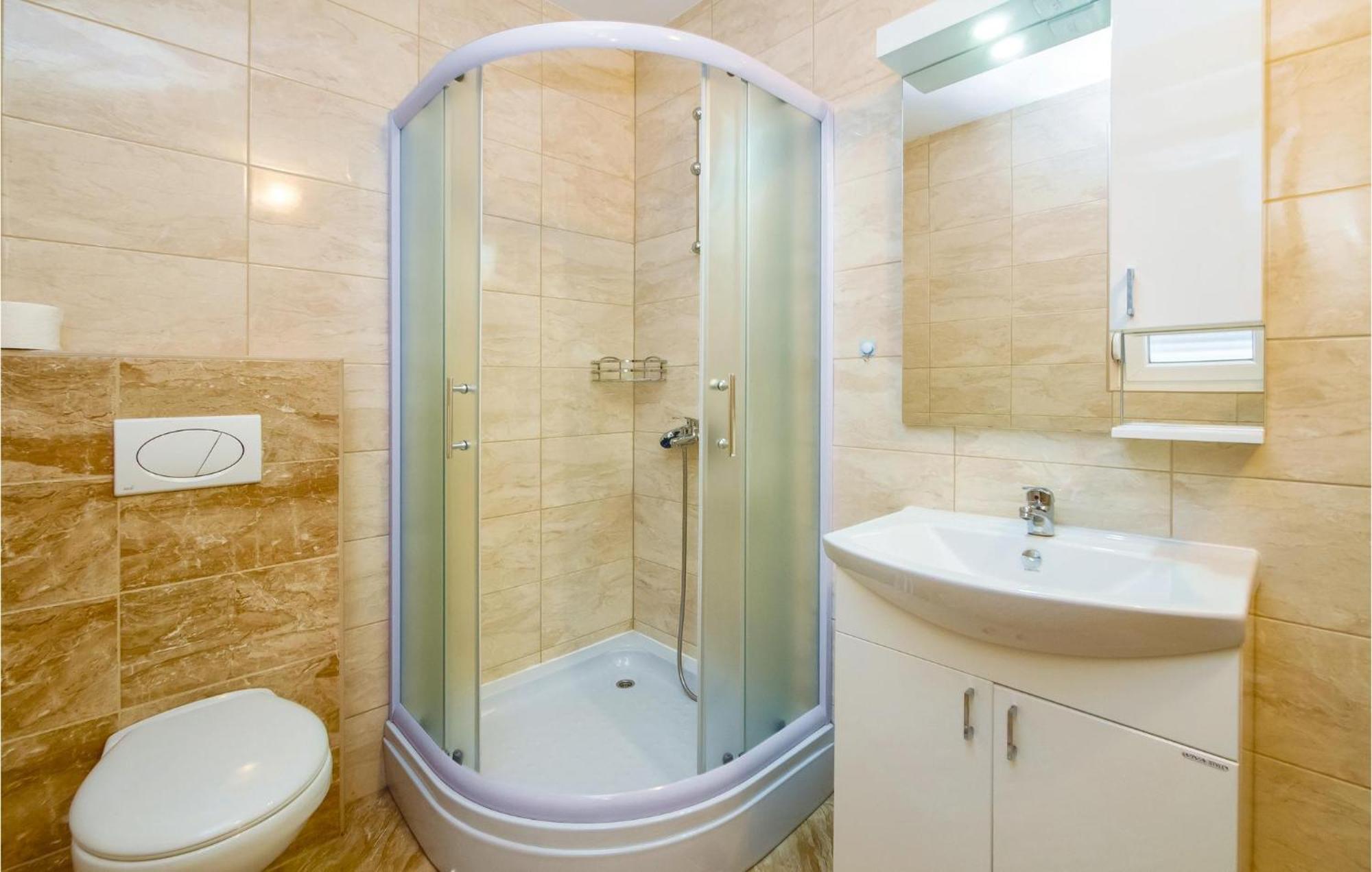 2 Bedroom Awesome Apartment In Mali Rat Sumpetar Bagian luar foto
