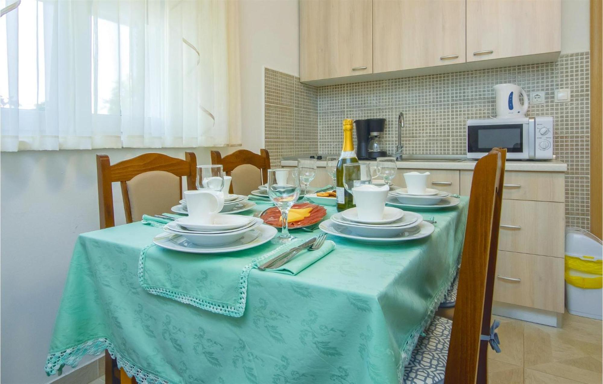 2 Bedroom Awesome Apartment In Mali Rat Sumpetar Bagian luar foto